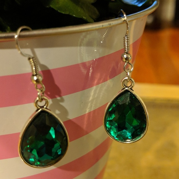 Jewelry - Emerald Drop Earrings